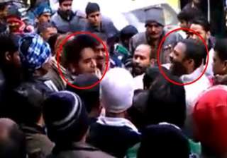 delhi bjp councilor slaps mcd junior engineer -... delhi bjp councilor slaps mcd junior engineer -...
