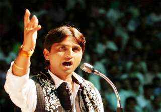 aap leader kumar vishwas supports jal satyagraha... aap leader kumar vishwas supports jal satyagraha...