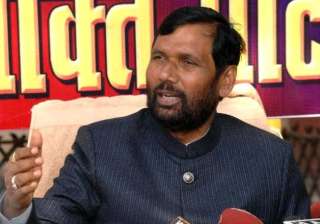 paswan advises manjhi to resign in view of... paswan advises manjhi to resign in view of...