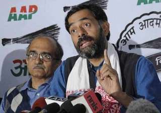 aap issues show cause notices to rebels seeks... aap issues show cause notices to rebels seeks...