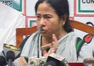 mamata meets pm pranab pc too present - India TV mamata meets pm pranab pc too present - India TV