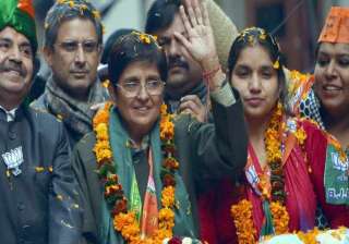 delhi polls kiran bedi sends legal notice to aap... delhi polls kiran bedi sends legal notice to aap...