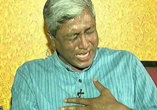 aap leader ashutosh bursts into tears on live tv... aap leader ashutosh bursts into tears on live tv...