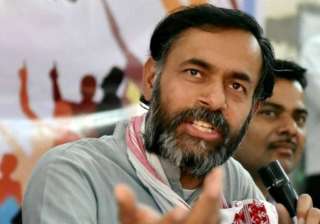 yogendra yadav hits back terms aap s showcause... yogendra yadav hits back terms aap s showcause...