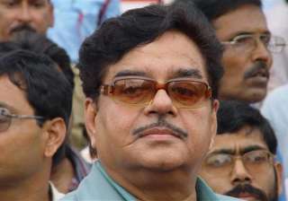 shatrughan says not invited to bjp programme on... shatrughan says not invited to bjp programme on...