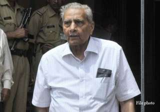 delhi polls shanti bhushan praises bjp s chief... delhi polls shanti bhushan praises bjp s chief...