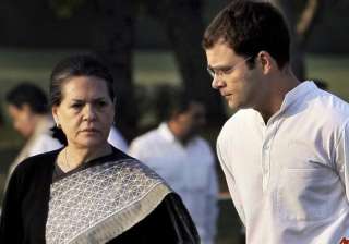 sonia rahul asks congress men to join relief... sonia rahul asks congress men to join relief...