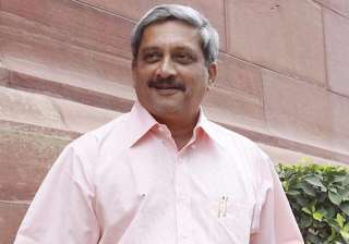 manohar parrikar objects to large security cover... manohar parrikar objects to large security cover...
