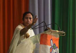 mamata assures businessmen to resolve problems... mamata assures businessmen to resolve problems...
