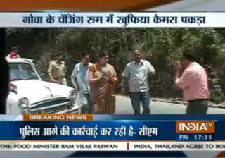 smriti irani spots hidden camera in trial room of... smriti irani spots hidden camera in trial room of...