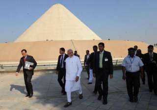 pm modi dedicates salt mountain memorial to... pm modi dedicates salt mountain memorial to...