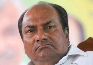 congress slams tharoor for praising modi - India... congress slams tharoor for praising modi - India...