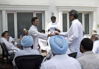 rahul gandhi meets farmers says will fight... rahul gandhi meets farmers says will fight...
