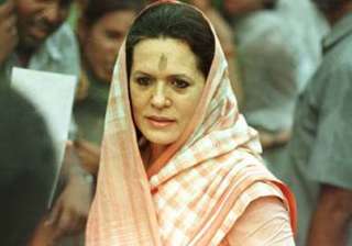 sonia returns from us attends parliament - India... sonia returns from us attends parliament - India...