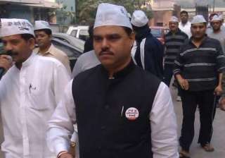delhi law minister denies fake certificate charge... delhi law minister denies fake certificate charge...