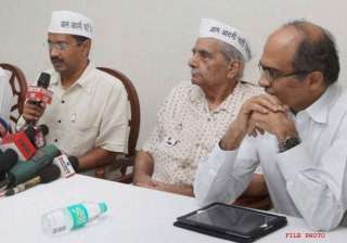 delhi polls all is not well within aam aadmi... delhi polls all is not well within aam aadmi...
