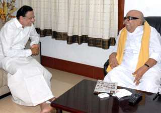 karuna slams demand for chidambaram s resignation... karuna slams demand for chidambaram s resignation...