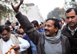 kejriwal s team goes house hunting in varanasi -... kejriwal s team goes house hunting in varanasi -...