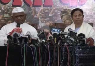 mamata banerjee and anna hazare to visit gujarat... mamata banerjee and anna hazare to visit gujarat...