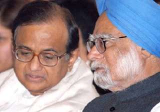 manmohan praises chidambaram as politically savvy... manmohan praises chidambaram as politically savvy...