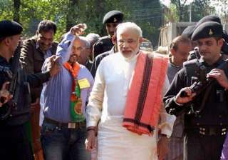 modi arrives in hyderabad amid tight security -... modi arrives in hyderabad amid tight security -...