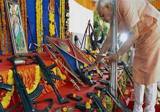 modi performs shastra puja on dussehra - India TV modi performs shastra puja on dussehra - India TV