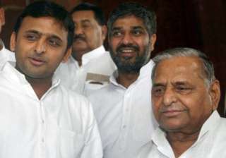 muzaffarnagar riots jamiat leaders meet mulayam... muzaffarnagar riots jamiat leaders meet mulayam...