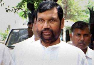 paswan to meet family members of badaun rape... paswan to meet family members of badaun rape...