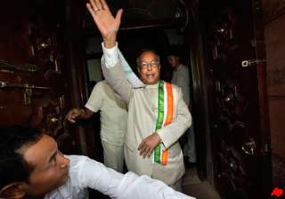 pranab mukherjee embarks on new journey away from... pranab mukherjee embarks on new journey away from...