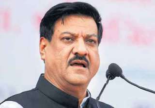 prithviraj chavan gets reprieve for now - India TV prithviraj chavan gets reprieve for now - India TV