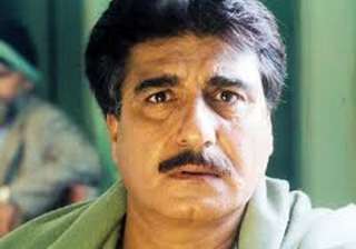 raj babbar rebuffed by ghaziabad assistant... raj babbar rebuffed by ghaziabad assistant...