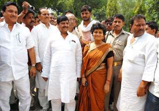shivpal dismisses mayawati s warning - India TV shivpal dismisses mayawati s warning - India TV