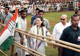 sonia promises development in bengal if alliance... sonia promises development in bengal if alliance...