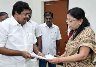 suspended dmk leader lashes out at party - India... suspended dmk leader lashes out at party - India...