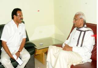 will overcome the crisis cm - India TV will overcome the crisis cm - India TV