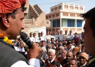 youth slaps congress mla at election meeting -... youth slaps congress mla at election meeting -...
