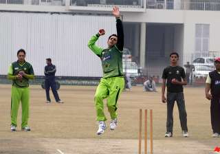 ajmal s action shouldn t worry england says trott... ajmal s action shouldn t worry england says trott...