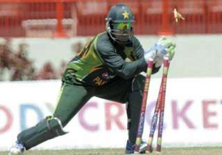 akmal to continue keep wickets in t20s and odis -... akmal to continue keep wickets in t20s and odis -...