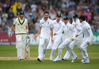 aussie media blasts home team for collapse -... aussie media blasts home team for collapse -...