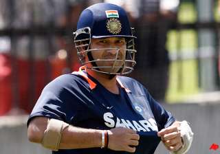 australian media hits out at sachin - India TV australian media hits out at sachin - India TV