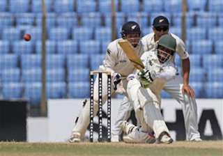 bangladesh hangs on for draw in 1st test vs new... bangladesh hangs on for draw in 1st test vs new...