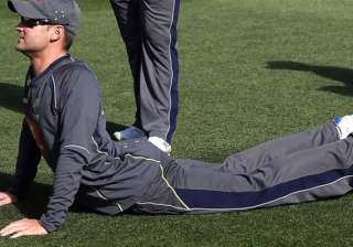clarke pattinson injury worries for australia -... clarke pattinson injury worries for australia -...