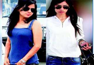 cricket wags mrs dhoni mrs praveen kumar liven up... cricket wags mrs dhoni mrs praveen kumar liven up...