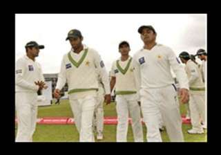 england beat pak by 9 wickets in edgbaston test... england beat pak by 9 wickets in edgbaston test...