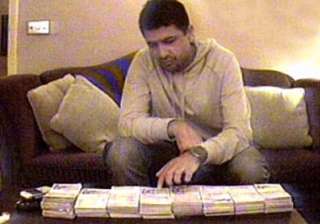 mazhar wife and azhar arrested in spot fixing... mazhar wife and azhar arrested in spot fixing...