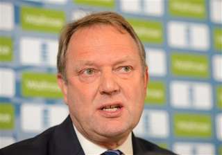 english cricket overhauls leadership as executive... english cricket overhauls leadership as executive...