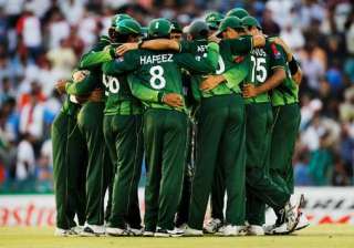 world cup 2015 pak cricketers change shirt... world cup 2015 pak cricketers change shirt...