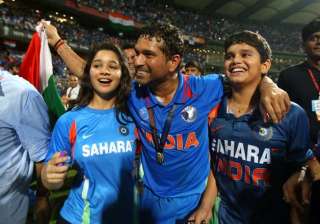 sachin tendulkar rubbishes daughter s film debut... sachin tendulkar rubbishes daughter s film debut...