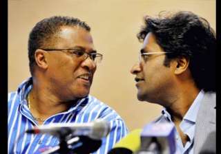 lalit modi denies paying rs 1 million bonus to... lalit modi denies paying rs 1 million bonus to...