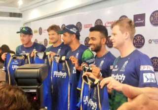 ipl 8 rajasthan royals unveil new jersey - India... ipl 8 rajasthan royals unveil new jersey - India...